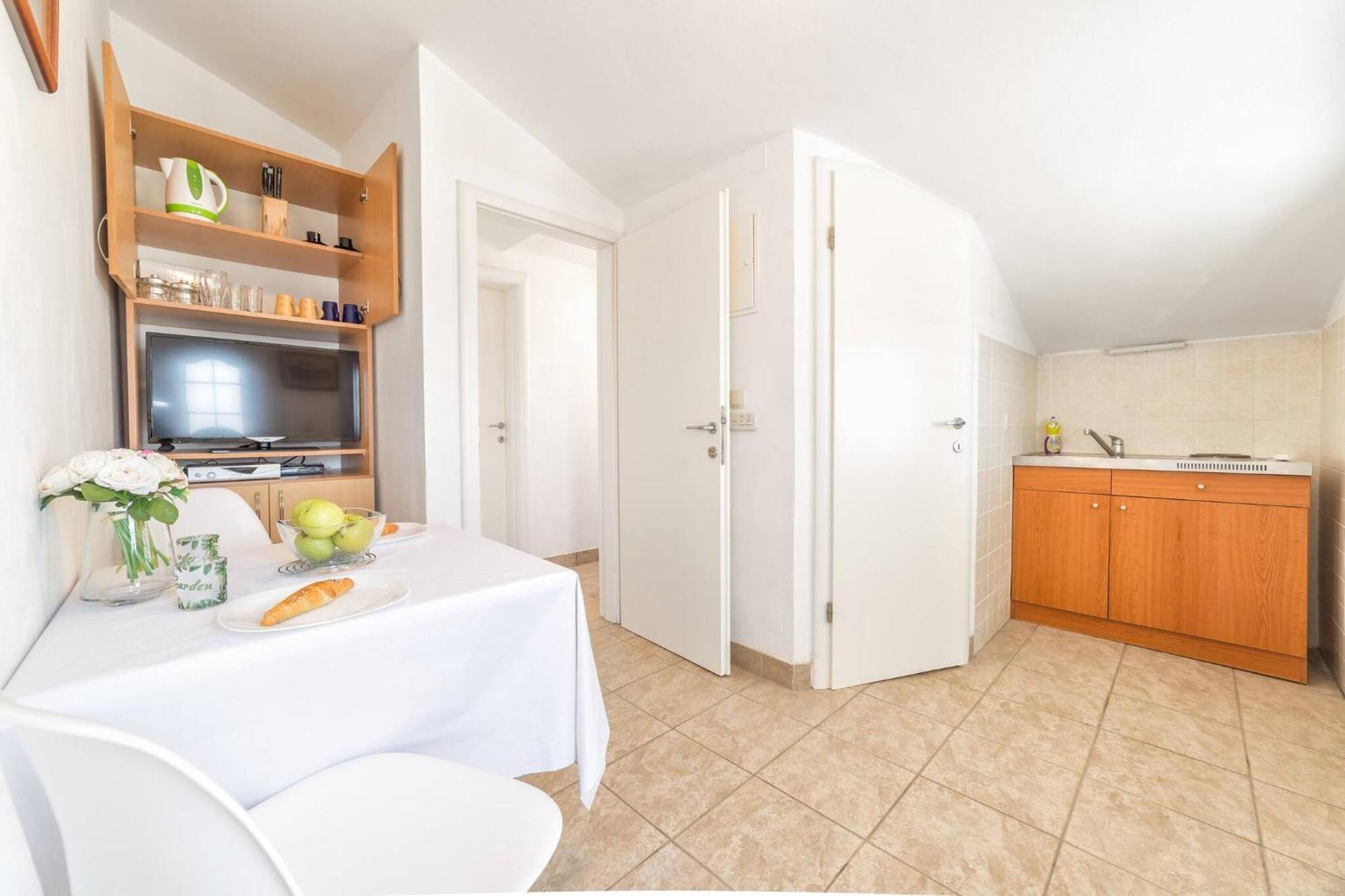 Ferienwohnung Nikol Vodice Exterior foto