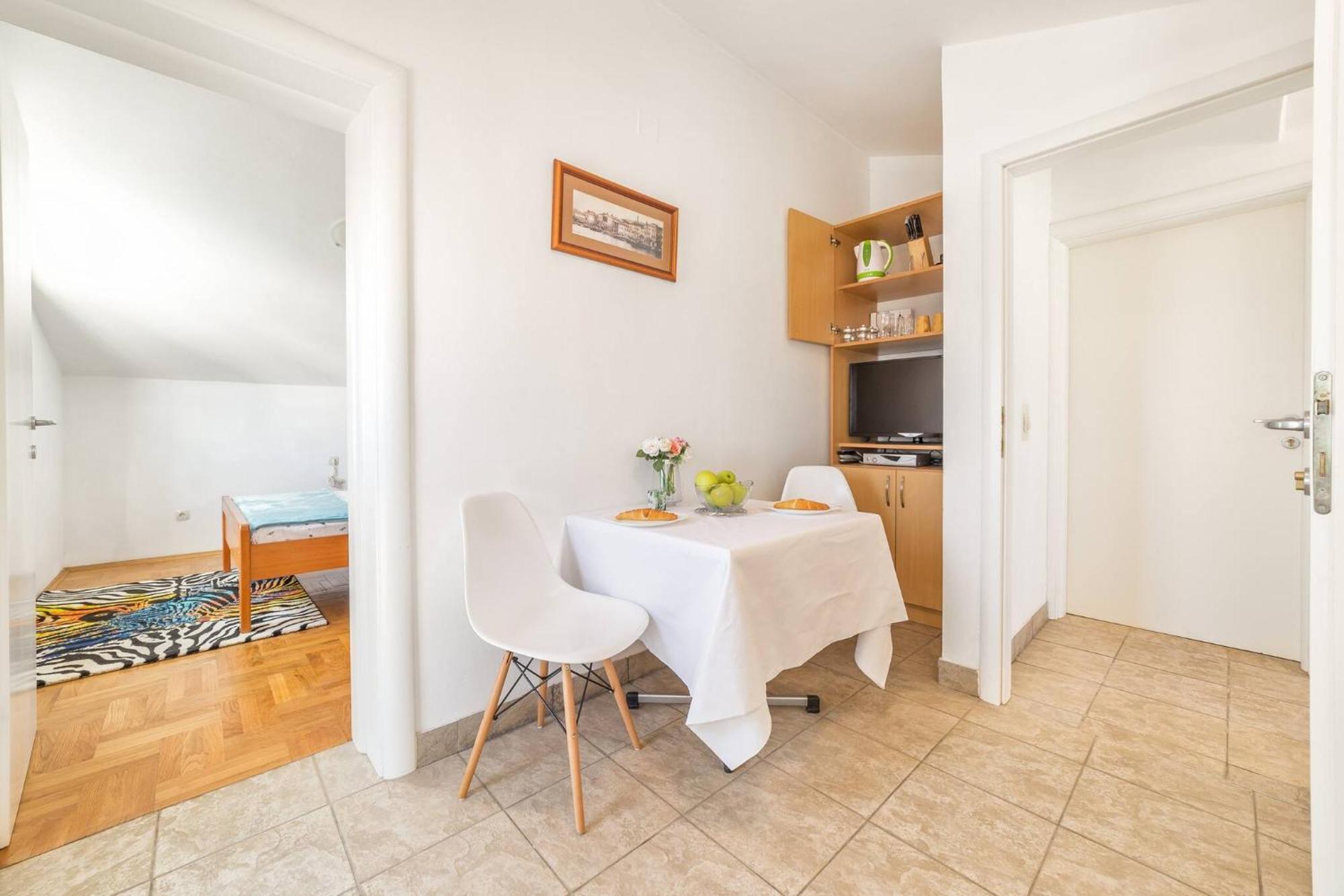 Ferienwohnung Nikol Vodice Exterior foto